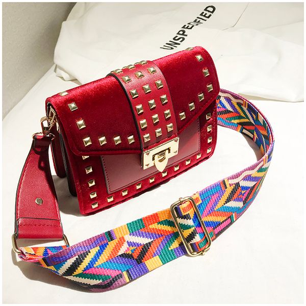rivet ribbons bags female stripes bags quality shoulder solid evening cross body purse messenger bags exidaodiao /9
rivet ribbons bags female stripes bags quality shoulder solid evening cross body purse messenger bags exidaodiao /9