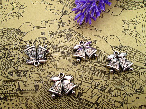 45pcs--christmas bells charms,antique silver lovely doubleside christmas bell charm pendant 14x17mm, Bronze;silver
45pcs--christmas bells charms,antique silver lovely doubleside christmas bell charm pendant 14x17mm, Bronze;silver