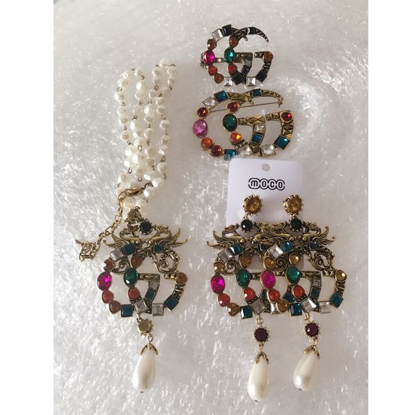 Women Multicolor Crystal Luxury Brooch Vintage Letters Brand Designer Suit Lapel Pin Famous Brand Jewelry Gift for Love
Women Multicolor Crystal Luxury Brooch Vintage Letters Brand Designer Suit Lapel Pin Famous Brand Jewelry Gift for Love