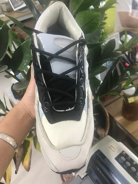 2018 New Raf Simons x Consortium Ozweego III Running Shoes Women Mens High Quality Sport Breathable Athletic Trainer Sneakers
2018 New Raf Simons x Consortium Ozweego III Running Shoes Women Mens High Quality Sport Breathable Athletic Trainer Sneakers