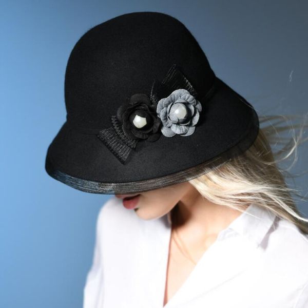 autumn and winter lady hat counter with a korean version of europe and the united kingdom woollen cap, Blue;gray
autumn and winter lady hat counter with a korean version of europe and the united kingdom woollen cap, Blue;gray