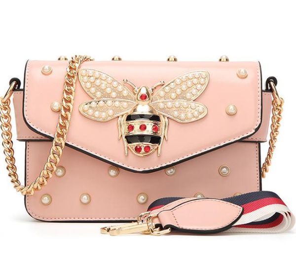 rivet crossbody bags handbags women famous brands bee Diamond bag fashion designer shoulder bag high quality luxury party bags 20* 15 * 8 cm
rivet crossbody bags handbags women famous brands bee Diamond bag fashion designer shoulder bag high quality luxury party bags 20* 15 * 8 cm