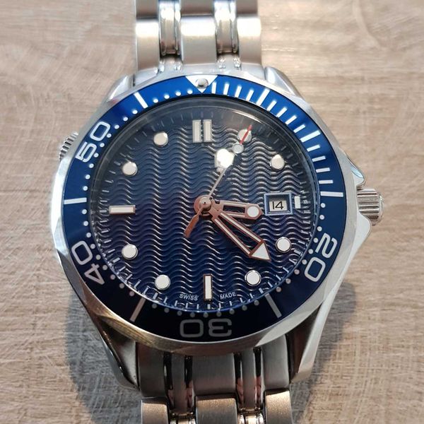 41mm mens professional 300m james bond 007 blue dial sapphire automatic watch men's watches 1pc, Slivery;brown
41mm mens professional 300m james bond 007 blue dial sapphire automatic watch men's watches 1pc, Slivery;brown