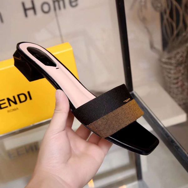 2018 high qaulit Designer Shoes Women Sandals Geunine Leather Formal Evening Designer Slides Summer Beach Women Shoes Free Shipping siz35-43
2018 high qaulit Designer Shoes Women Sandals Geunine Leather Formal Evening Designer Slides Summer Beach Women Shoes Free Shipping siz35-43