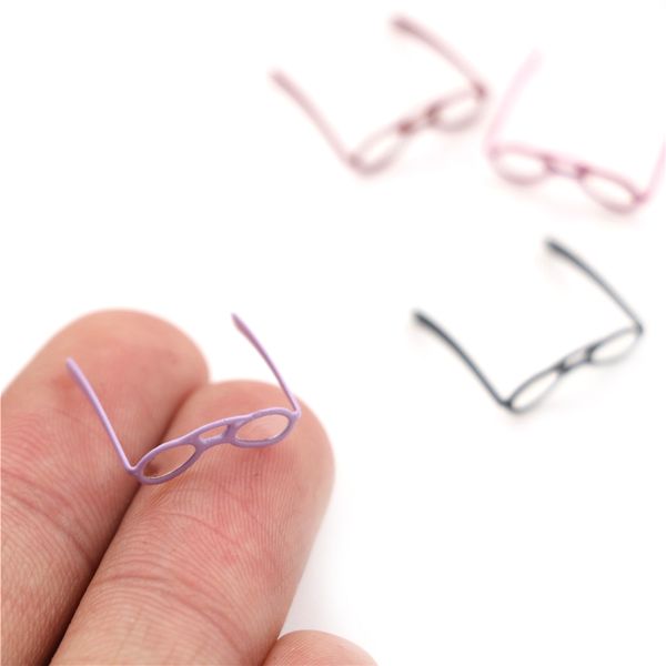 1 pairs miniature vintage dolls alloy glasses accessories for 1:12 dolls house decoration
1 pairs miniature vintage dolls alloy glasses accessories for 1:12 dolls house decoration