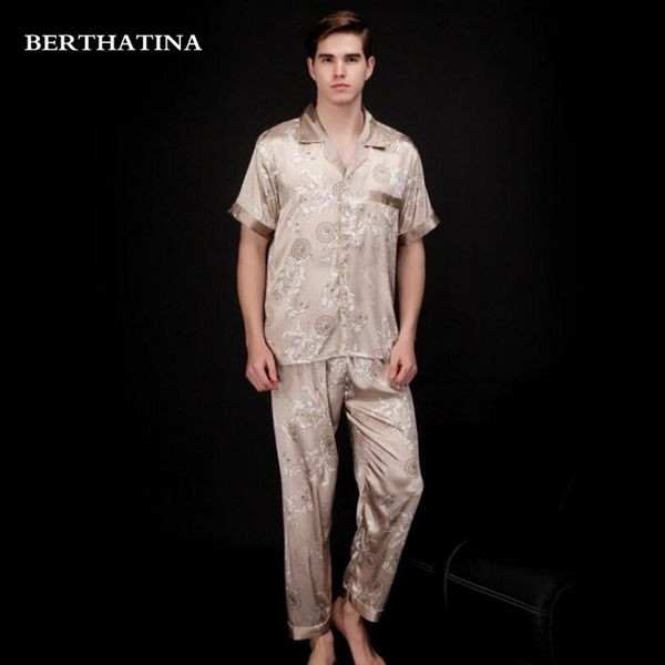 berthatina 2018 spring new 2pc pajamas sets male satin sleepwear men long-sleeve pyjama sets softness rayon nightwear pajamas, Black;brown
berthatina 2018 spring new 2pc pajamas sets male satin sleepwear men long-sleeve pyjama sets softness rayon nightwear pajamas, Black;brown