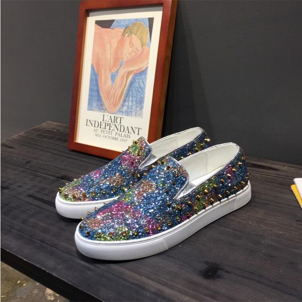 2018 New style Fashion Gold Spiked Loafers Shoes Men Round Toe Bling Sequins Banque Wedding Shoes Slip On Rivets Men Shoes Leather J19
2018 New style Fashion Gold Spiked Loafers Shoes Men Round Toe Bling Sequins Banque Wedding Shoes Slip On Rivets Men Shoes Leather J19