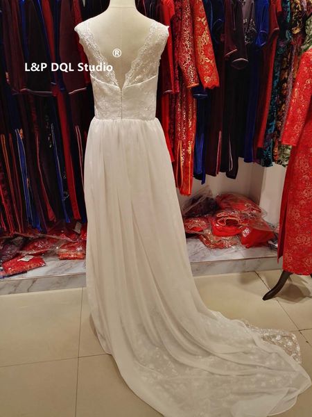 chiffon lace wedding dress sparkling crystal sash v-neck sweep train wedding dresses 2018 bohemian style bridal gowns ivory, White
chiffon lace wedding dress sparkling crystal sash v-neck sweep train wedding dresses 2018 bohemian style bridal gowns ivory, White