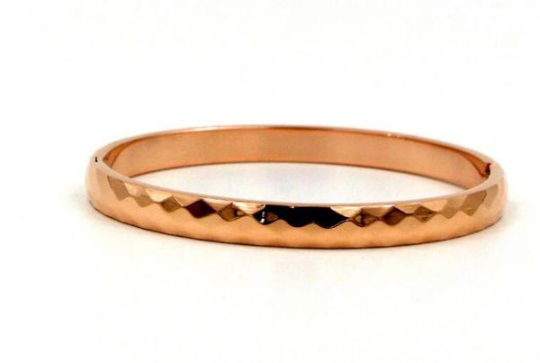 korean version of turtle face imitation diamond faceted bracelet temperament wild super flashing multi-diamond face refraction bracelet, Golden;silver
korean version of turtle face imitation diamond faceted bracelet temperament wild super flashing multi-diamond face refraction bracelet, Golden;silver