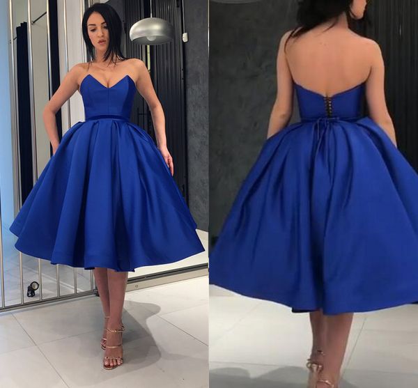 Royal Blue Short Prom Dresses V Neck Satin Knee Length Ball Gown Party Dresses Corset Lace Up Back Formal Prom Dresses
Royal Blue Short Prom Dresses V Neck Satin Knee Length Ball Gown Party Dresses Corset Lace Up Back Formal Prom Dresses