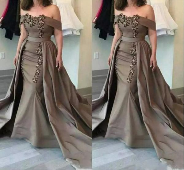 2020 detachable mother of the bride dresses off-shoulder sashes sequins and appliques mermaid mother gowns formal evening dress, Black;red
2020 detachable mother of the bride dresses off-shoulder sashes sequins and appliques mermaid mother gowns formal evening dress, Black;red