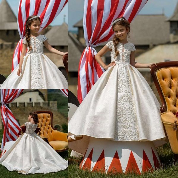 2019 jewel neck ball gown flower girls' dresses short sleeves lace appliques beaded satin cute girl' pageant dresses, White;blue
2019 jewel neck ball gown flower girls' dresses short sleeves lace appliques beaded satin cute girl' pageant dresses, White;blue