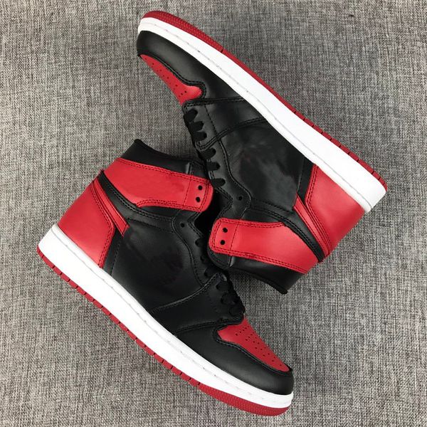 1s mid og 1 mens basketball shoes homage to home banned bred chicago royal blue shattered backboard pass torch men sports sneakers
1s mid og 1 mens basketball shoes homage to home banned bred chicago royal blue shattered backboard pass torch men sports sneakers