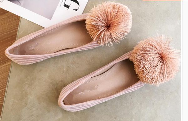 send 2018 spring and autumn pointed end hair ball flat bottom single shoes women's shallow mouth antiskid shoes, Black
send 2018 spring and autumn pointed end hair ball flat bottom single shoes women's shallow mouth antiskid shoes, Black