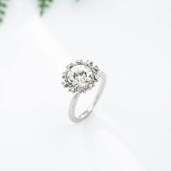 fashion big round rhinestone rings women silver color shining zircon pan rings classic temperament pan jewelry
fashion big round rhinestone rings women silver color shining zircon pan rings classic temperament pan jewelry