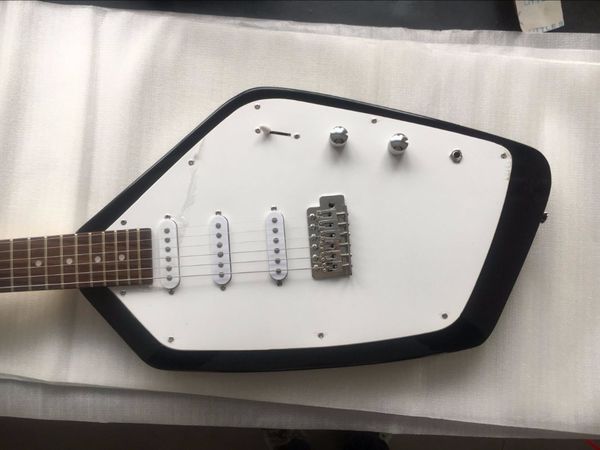 promotion vox 6 strings mark v teardrop black solid body electric guitar 3 single coil pickups, tremolo tailpiece, vintage white tuners
promotion vox 6 strings mark v teardrop black solid body electric guitar 3 single coil pickups, tremolo tailpiece, vintage white tuners