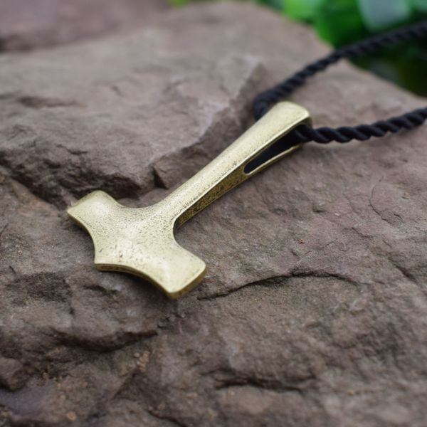 whole sale12pcs new original thor hammer mjolnir viking amulet pendant necklace hammer scandinavian pendant norse talisman sanlan jewelry, Silver
whole sale12pcs new original thor hammer mjolnir viking amulet pendant necklace hammer scandinavian pendant norse talisman sanlan jewelry, Silver