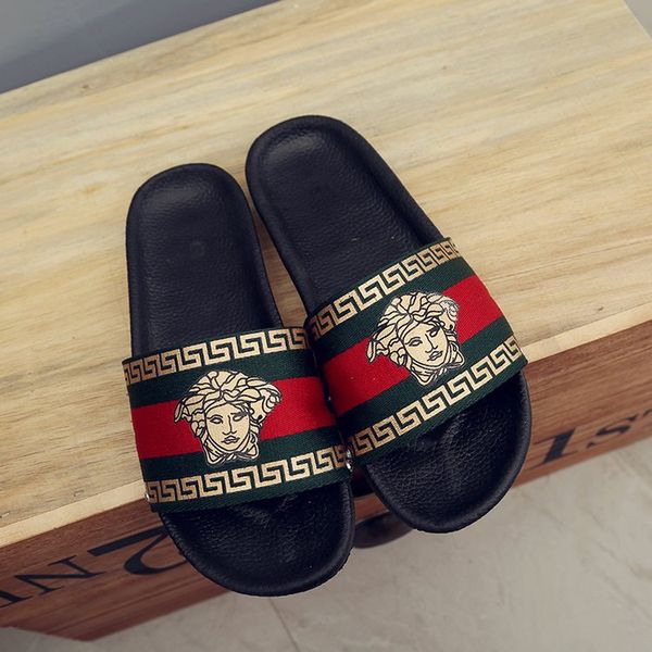 Slipper de igner brand women andal de igner flip flop luxury lide ummer fa hion wide flat lippery lipper flip flop eur 35 42
Slipper de igner brand women andal de igner flip flop luxury lide ummer fa hion wide flat lippery lipper flip flop eur 35 42