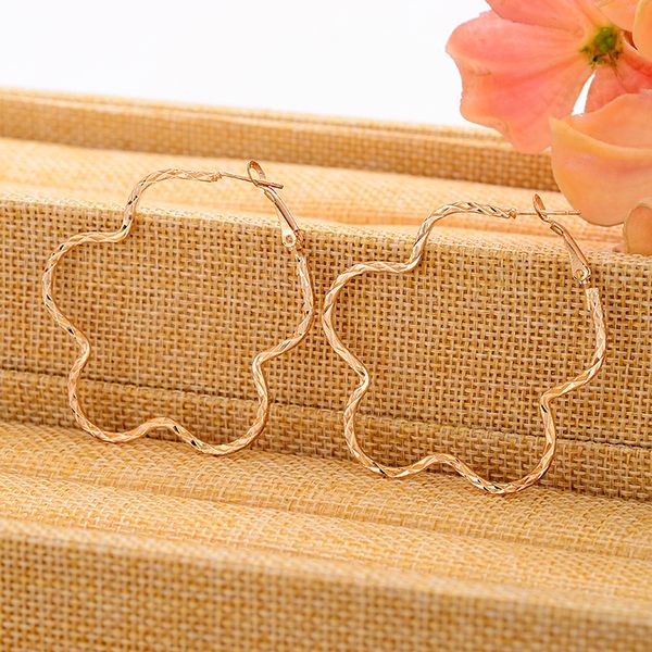 fashion women flower hoop earrings irregular pattern earrings for women, Golden;silver
fashion women flower hoop earrings irregular pattern earrings for women, Golden;silver