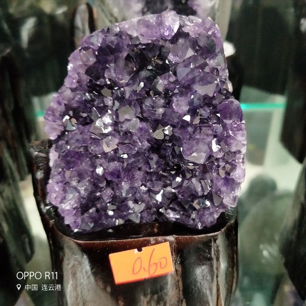 1PCS 1 lb Natural Purple Amethyst Quartz Crystal Cluster Geode Druzy Home Decoration Gemstone Specimen+Wooden box
1PCS 1 lb Natural Purple Amethyst Quartz Crystal Cluster Geode Druzy Home Decoration Gemstone Specimen+Wooden box