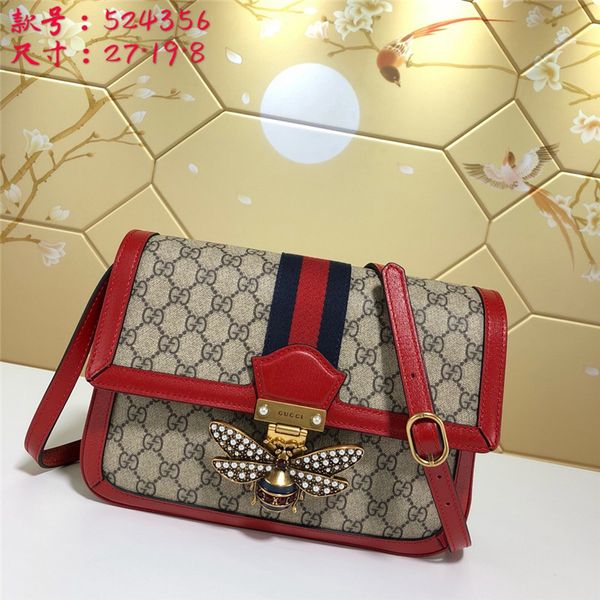 2018 new ladies' matching color retro print miniature bee lock with large capacity single-shoulder crossbody bag
2018 new ladies' matching color retro print miniature bee lock with large capacity single-shoulder crossbody bag