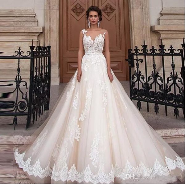 2020 sheer jewel свадебные платья кружева аппликации линия свадебных платьев crystal sash sweep поезд backless индивидуальные свадебное плат, White
2020 sheer jewel свадебные платья кружева аппликации линия свадебных платьев crystal sash sweep поезд backless индивидуальные свадебное плат, White