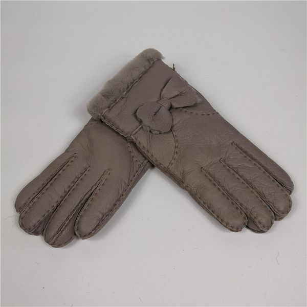 warm winter 2018 gloves manual brand fashion mittens women winter mittens lady gloves leather girl sheepskin fur, Blue;gray
warm winter 2018 gloves manual brand fashion mittens women winter mittens lady gloves leather girl sheepskin fur, Blue;gray