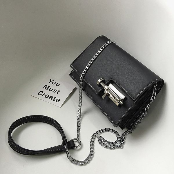 старинные цепи блокировки небольшой партии корейской версии сумка дикий сумка
старинные цепи блокировки небольшой партии корейской версии сумка дикий сумка