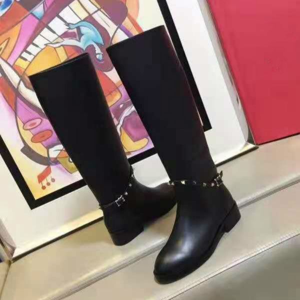 Высококачественные модные заклепки сапоги дизайнер новые голые сапоги с остроко
Высококачественные модные заклепки сапоги дизайнер новые голые сапоги с остроко