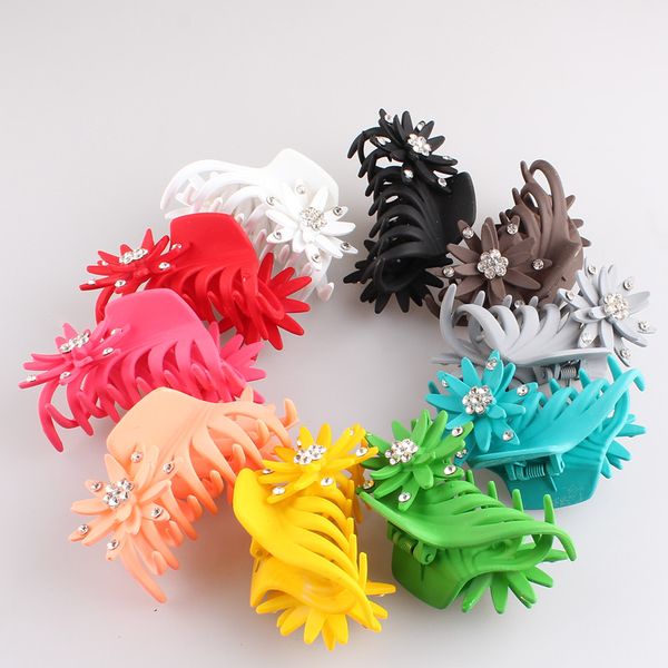 fashion 90*40 mm size plastic rhinestone hair claw clips women hair accessories flower crystal claws hair jewelry 6pcs/lot syhc62, Slivery;golden
fashion 90*40 mm size plastic rhinestone hair claw clips women hair accessories flower crystal claws hair jewelry 6pcs/lot syhc62, Slivery;golden