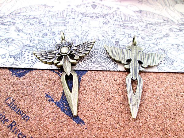 18pcs -- 48*34mm antique silver sword of the great angel charms pendants, Bronze;silver
18pcs -- 48*34mm antique silver sword of the great angel charms pendants, Bronze;silver