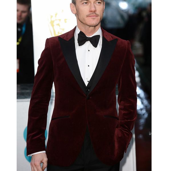 burgundy velvet wedding party men suits for wedding 2018 three piece black peaked lapel one button custom made groom tuxedos, Black;gray
burgundy velvet wedding party men suits for wedding 2018 three piece black peaked lapel one button custom made groom tuxedos, Black;gray