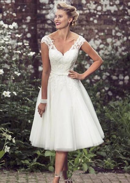 Elegant Tea Length Wedding Dresses Cap Sleeves Appliques Lace Tulle V Neck Short Bridal Gowns Cheap Wedding Party Gowns