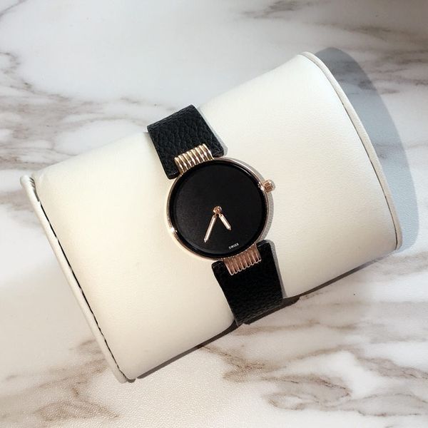 2018 Fashion Luxury Thin Watches Women Nice Leather leisure Watch Round female table Top Brand Quartz Wristwatches for women Lady Best Gift
2018 Fashion Luxury Thin Watches Women Nice Leather leisure Watch Round female table Top Brand Quartz Wristwatches for women Lady Best Gift