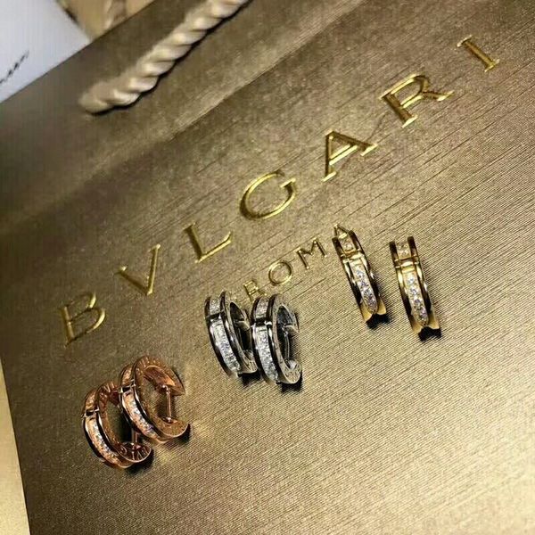 2018 new women's jewelry sterling silver material classic earrings stud pendant engraved with lettering corrosion process
2018 new women's jewelry sterling silver material classic earrings stud pendant engraved with lettering corrosion process