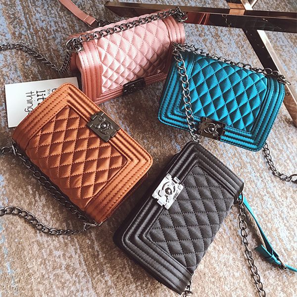 Luxury Handbags Women Bags Designer Velvet Chain Clutch Shoulder Bag Crossbody Bag For Women 2018 bolsa feminina sac a main D18100701
Luxury Handbags Women Bags Designer Velvet Chain Clutch Shoulder Bag Crossbody Bag For Women 2018 bolsa feminina sac a main D18100701