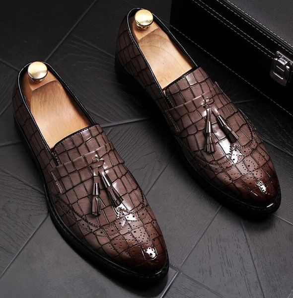 2018 new genuine leather men brogues shoes slip on bullock business dress men oxfords shoes male formal shoes, Black
2018 new genuine leather men brogues shoes slip on bullock business dress men oxfords shoes male formal shoes, Black