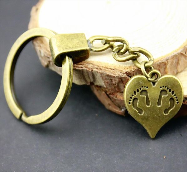 6 pieces key chain women key rings fashion keychains for men feet heart 21x17mm, Slivery;golden
6 pieces key chain women key rings fashion keychains for men feet heart 21x17mm, Slivery;golden