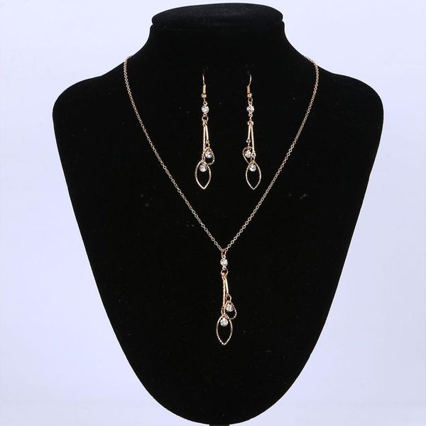 women jewelry set gold color with leave shaped long earring and necklace set for women gift, Silver
women jewelry set gold color with leave shaped long earring and necklace set for women gift, Silver