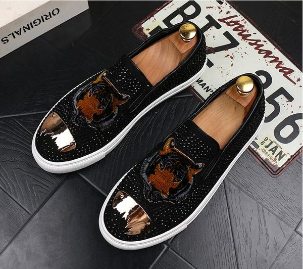 new luxury embroidery men's fashion casual shoes black/gold glitter leisure slip on rivets loafers shoes man party weeding dress shoes
new luxury embroidery men's fashion casual shoes black/gold glitter leisure slip on rivets loafers shoes man party weeding dress shoes