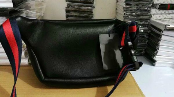 NEW PU men's shoulder TOP luxury bag designer Cross Body Satchel women handbag small pouch black red Leather Waist Bags Graffiti package
NEW PU men's shoulder TOP luxury bag designer Cross Body Satchel women handbag small pouch black red Leather Waist Bags Graffiti package