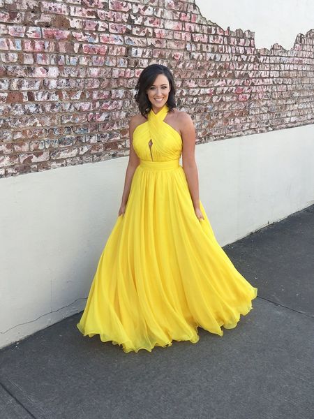 a-line chiffon pleated prom dress halter neck open back evening dress floor length formal evening wear bridal guest dress plus size, Black;red
a-line chiffon pleated prom dress halter neck open back evening dress floor length formal evening wear bridal guest dress plus size, Black;red