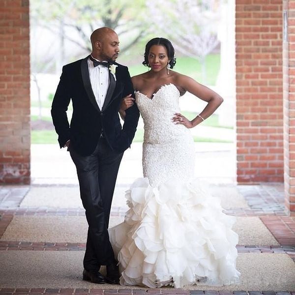 2019 African Lace Mermaid Wedding Dresses Vintage Sweetheart Organza Ruffles Bridal Gowns Plus Size Custom Made
2019 African Lace Mermaid Wedding Dresses Vintage Sweetheart Organza Ruffles Bridal Gowns Plus Size Custom Made