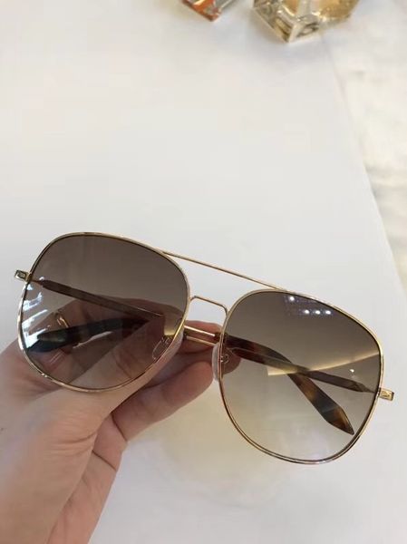 new fashion women sunglasses oculos v142 men sunglasses simple and generous men sun glasses outdoor uv400 protection eyewear with case, White;black
new fashion women sunglasses oculos v142 men sunglasses simple and generous men sun glasses outdoor uv400 protection eyewear with case, White;black