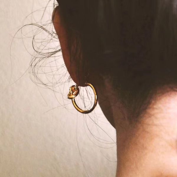 whole saleamorita boutique new design gold colour plated tie a knot hoop earrings, Golden;silver
whole saleamorita boutique new design gold colour plated tie a knot hoop earrings, Golden;silver