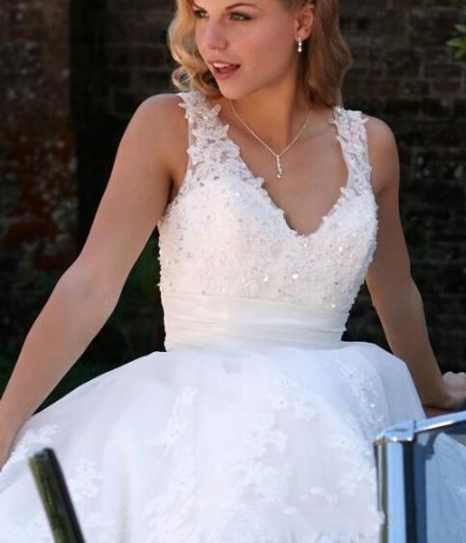 custom made vintage design tea length short wedding dresses v-neck straps beaded white lace a-line bridal gowns dh4039 
custom made vintage design tea length short wedding dresses v-neck straps beaded white lace a-line bridal gowns dh4039