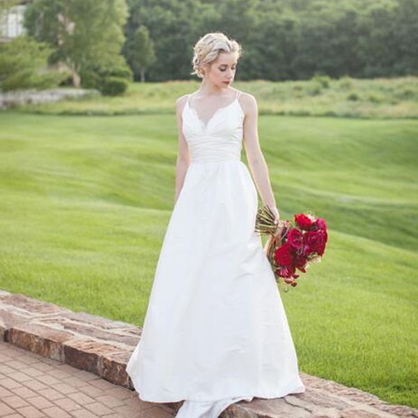 simple country a-line wedding dresses sweetheart spaghetti straps appliques lace satin bridal gown vestido de noiva, White
simple country a-line wedding dresses sweetheart spaghetti straps appliques lace satin bridal gown vestido de noiva, White