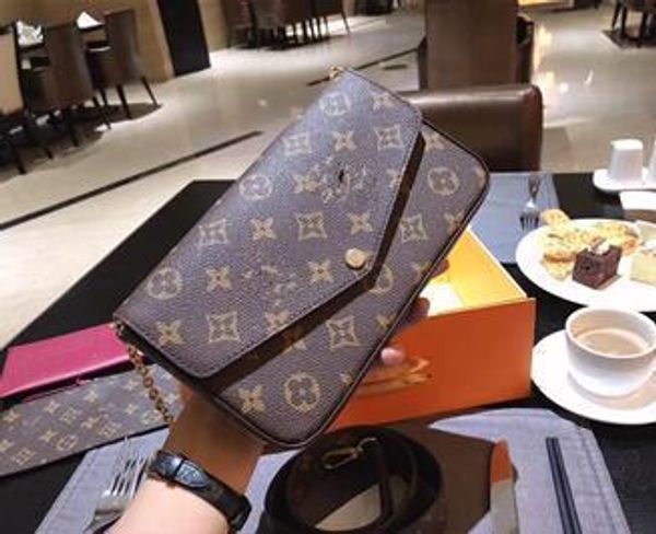 2018 Autumn Explosion Models Hot European And American Fashion Ladies Genuine Leather Letter Pattern Shoulder Messenger Bag
2018 Autumn Explosion Models Hot European And American Fashion Ladies Genuine Leather Letter Pattern Shoulder Messenger Bag
