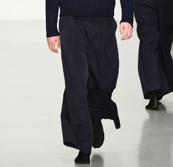 27-42 new 2018 catwalk men's loose wide leg pants black hair stylist simple casual wide leg pants male clothing plus size
27-42 new 2018 catwalk men's loose wide leg pants black hair stylist simple casual wide leg pants male clothing plus size