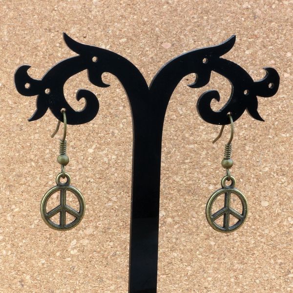 peace charm earrings fish ear hook 30pairs/lot antique bronze chandelier jewelry 12.5x33mm a-330e, Silver
peace charm earrings fish ear hook 30pairs/lot antique bronze chandelier jewelry 12.5x33mm a-330e, Silver